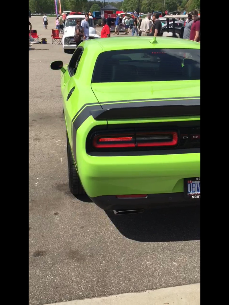 Illustration for article titled Hemi exhaust competition - which sounds best?